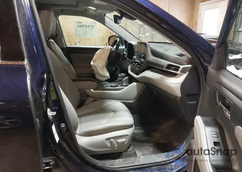 2022 Toyota Highlander Xle z USA, uszkodzony, nr VIN 5TDGZRBH0NS176370